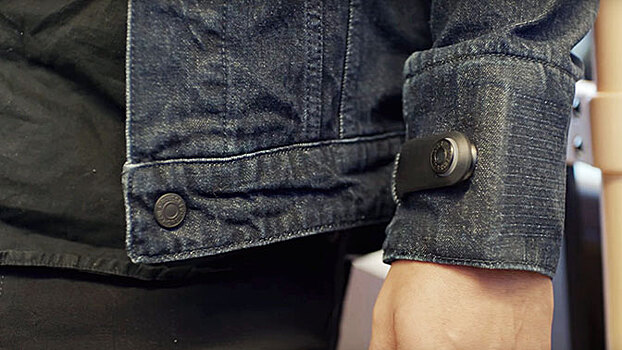 Google создал «умную» сенсорную джинсовую куртку