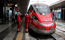 Скоростной поезд сошел с рельсов в Италии