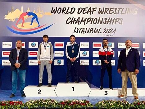 Слабослышащий забайкалец стал чемпионом мира по вольной борьбе в Турции