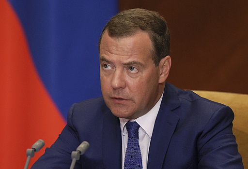 Медведев рассказал о планах создания закона о самозанятых