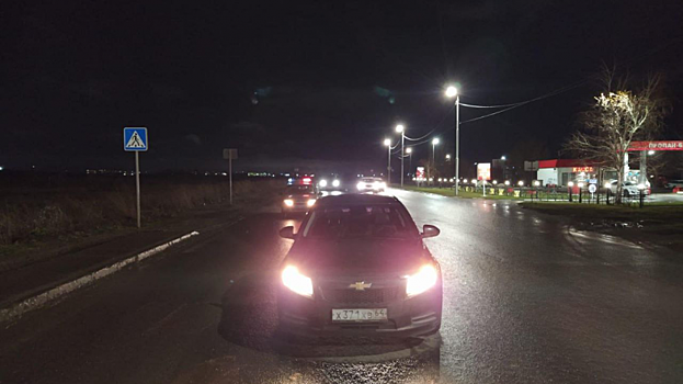 В Саратове иномарка сбила стоявшего на дороге мужчину