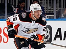 «Анахайм» по буллитам уступил «Бостону». Куликов отыграл 18:47