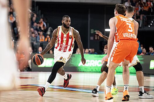 «Црвена Звезда» проиграла «Валенсии» в Евролиге после потери мяча на последних секундах