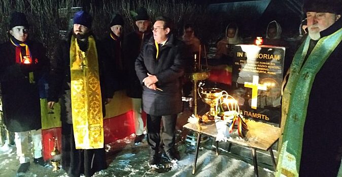 Посол помолился на месте захоронения румынских военнопленных в Удмуртии