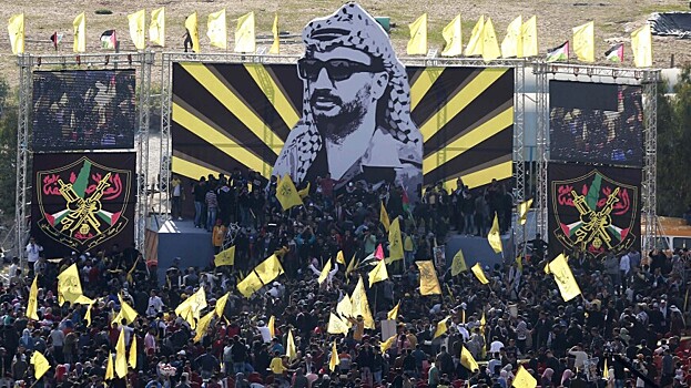 Не просто бедуинский платок. Как арафатка стала символом палестинского протеста