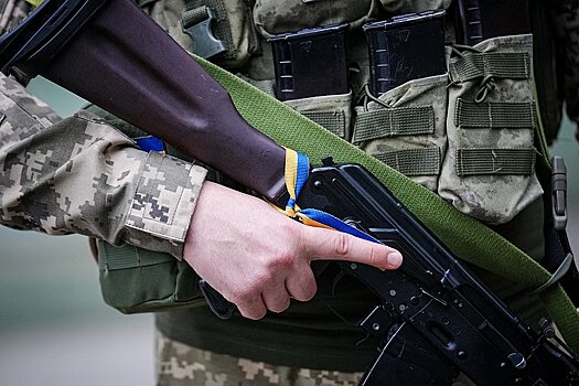 Задержку поставок оружия Западом для Украины объяснили