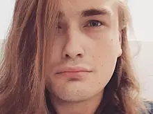 Мать назвала причину смерти 27-летнего актера Петра Вечеркова