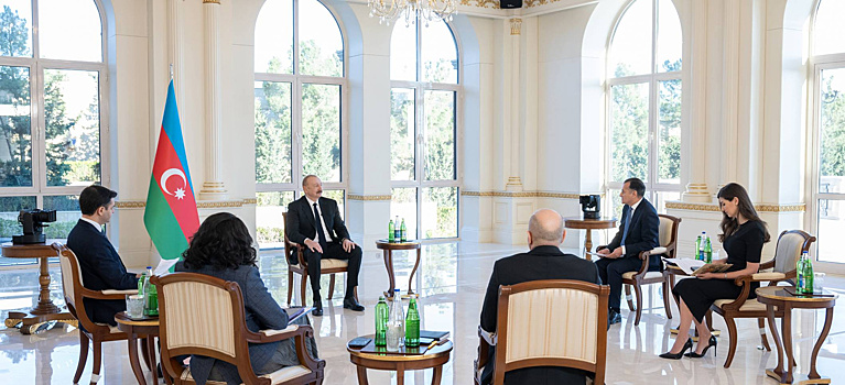 Алиев: Азербайджан станет региональным центром искусственного интеллекта и IT