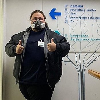 Сын Никаса Сафронова решил увековечить себя необычным способом