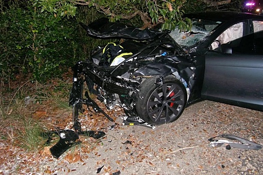 Автопилот Tesla обвинили в отсутствии должной защиты