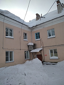 Пенсионеры живут под снегом в Барабинске: «Крыша может рухнуть в любой момент»