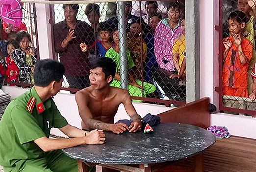 На юге Вьетнама мужчина превратил крышу в танцпол
