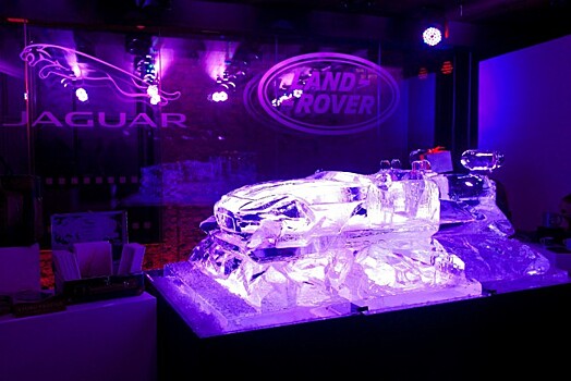 “Ягуар” сделал ледяные F-сани