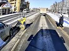 Момент ДТП с инвалидом-колясочником под Москвой попал на видео