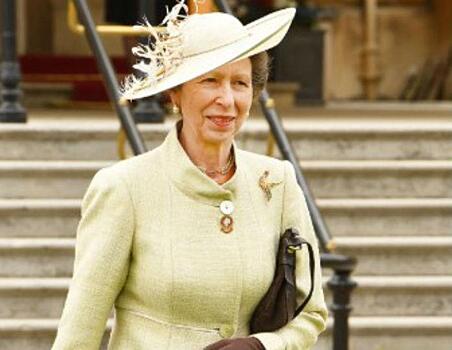 69-летняя принцесса Анна носит те же вещи, что и 38 лет назад