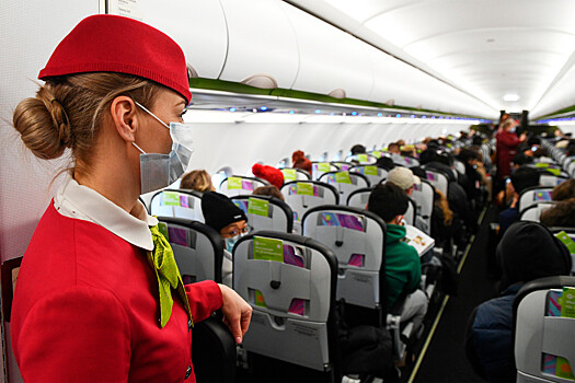 «Инкубатор болезней»: названы самые «микробные» места в самолетах
