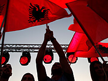 Albanian Daily news: на протесте перед парламентом Албании начались беспорядки