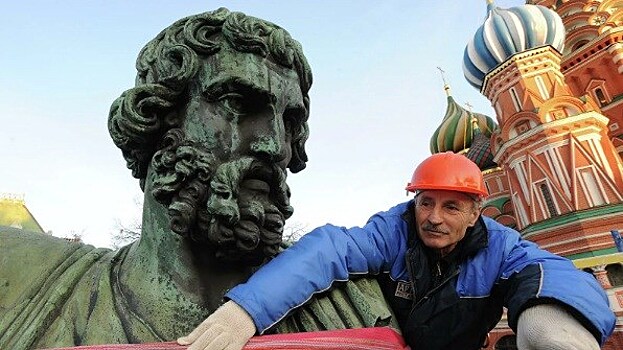 Памятник Минину и Пожарскому отреставрируют, не увозя с Красной Площади