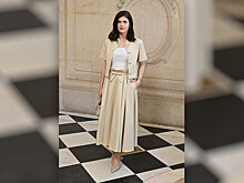 Актриса Александра Даддарио появилась на показе Dior с матерью