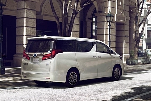 На вэне Toyota Alphard нашли неисправные ремни безопасности