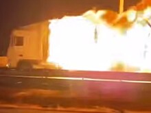 Огненный рейс: азербайджанец 8 км вел горящую фуру с химикатами в Турции