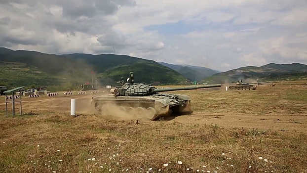 Рев двигателей и грохот танков: военные выполнили стрельбы из Т-72Б3 в Южной Осетии