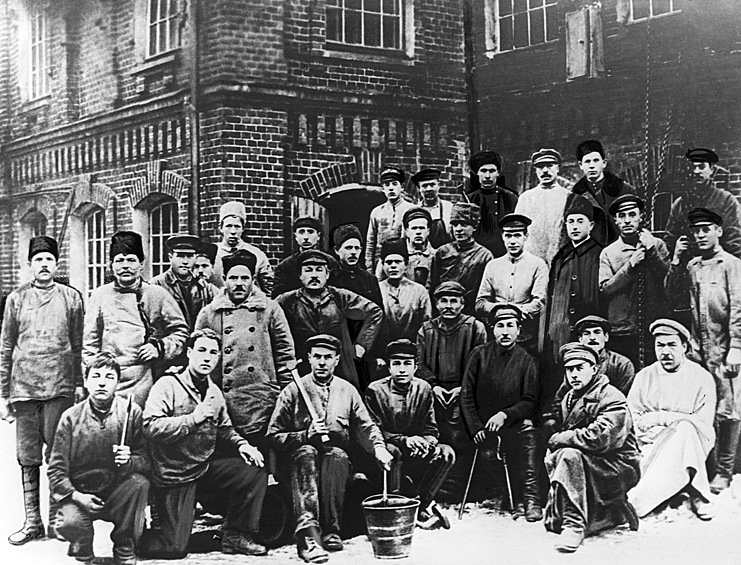 Рабочие на заводе Густава Листа