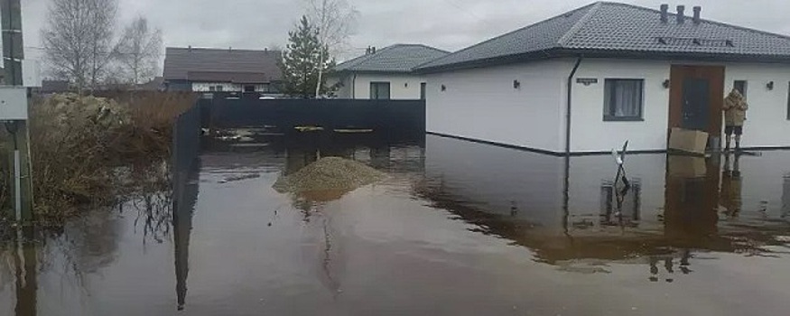 В деревне Неелово-2 Псковского района произошло подтопление