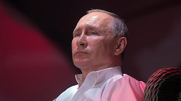 Путину сшили индивидуальный спортивный костюм