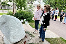 В парке Победы состоялась мемориально-патронатная акция с возложением цветов и минутой молчания