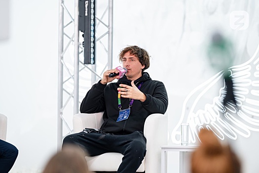 Автор мурала в Мариуполе, итальянский художник Йорит: Идея была в том, чтобы показать проблемы детей Донбасса всему миру