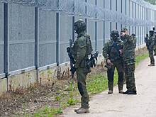 Четыре мигранта проползли по тоннелю из Белоруссии в Польшу