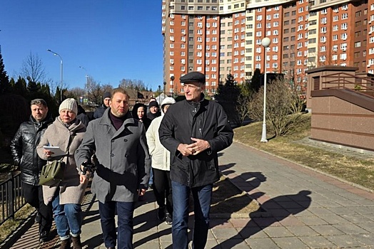 Глава управы Савелки и жители обсудили улучшения инфраструктуры микрорайона 5а
