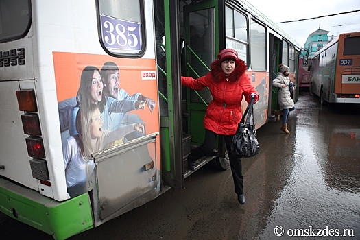 Для омичей на месяц продлили работу бесплатного автобуса