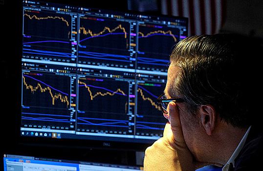 В Москве и Нью-Йорке просели биржевые индексы, а цены на нефть скорректировались. Обзор финансового рынка от 6 октября