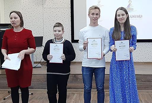 В библиотеке им. Ахматовой прошел окружной этап международного конкурса юных чтецов