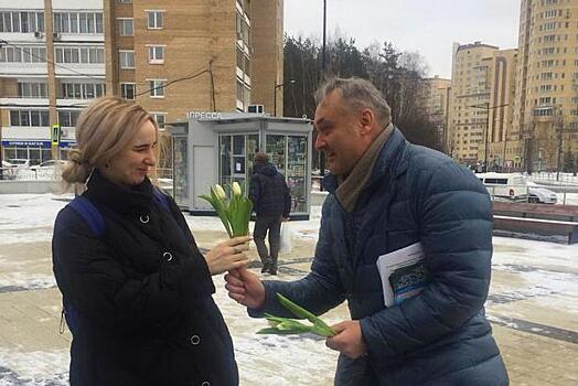 8 марта в районе Савёлки женщин ждал сюрприз