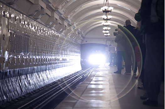 Поезда на «оранжевой» ветке московского метро ходят с задержкой из‑за ЧП с пассажиром