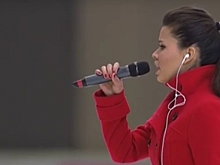 Исполнительницу гимна России освистали на чемпионате по бенди