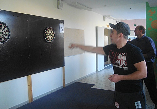 Жители района Коньково выступили на окружных соревнованиях по дартс
