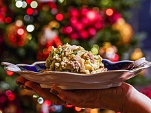 Россиянам рассказали, сколько можно хранить новогодние салаты