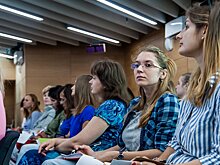 Прогулка среди 600 скульптур и кинопоказ под открытым небом: что еще ждет горожан в парках Москвы