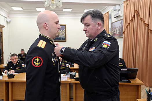 Командующий Балтийским флотом наградил участников специальной военной операции государственными наградами