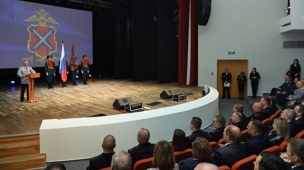 В честь Дня полиции в Волгограде лучших стражей порядка отметили наградами