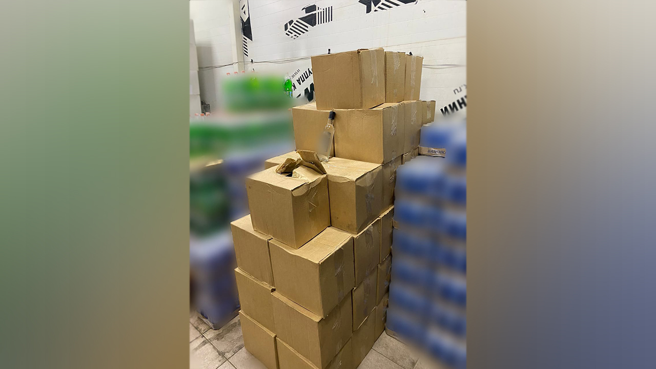 В Якутии у бизнесмена из Азербайджана полиция изъяла более 6 тысяч бутылок немаркированного алкоголя