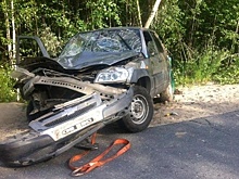 На югорской трассе с дороги вылетела иномарка - погиб человек