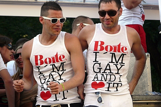 Британские геи хотят засудить усыновленного россиянина-гомофоба