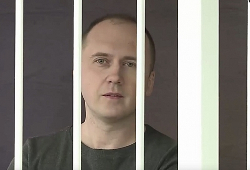 В Омске отложили заседание по делу Казакова, обвиняемого в истязании 8-летнего пасынка