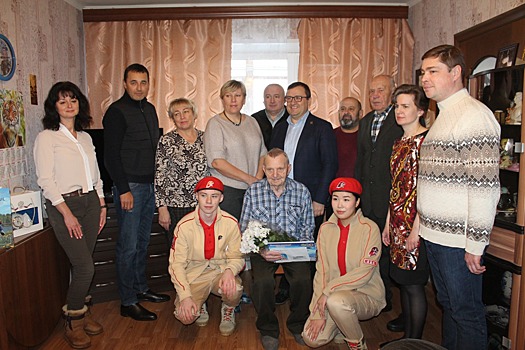 Ветерана Великой Отечественной войны поздравили с юбилеем в Щербинке