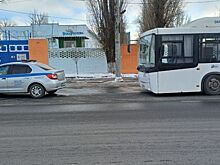В Ростове отъезжающий от остановки автобус наехал на пешехода